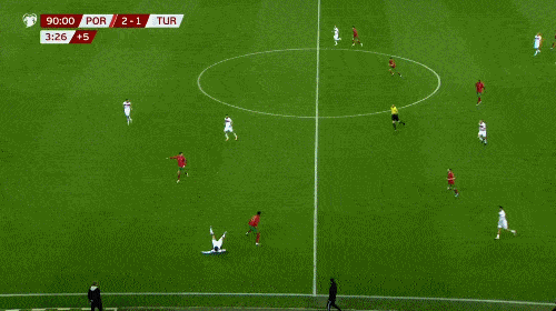 世预赛-C罗哑火+奥塔维奥献传射 葡萄牙3-1土耳其(图4)